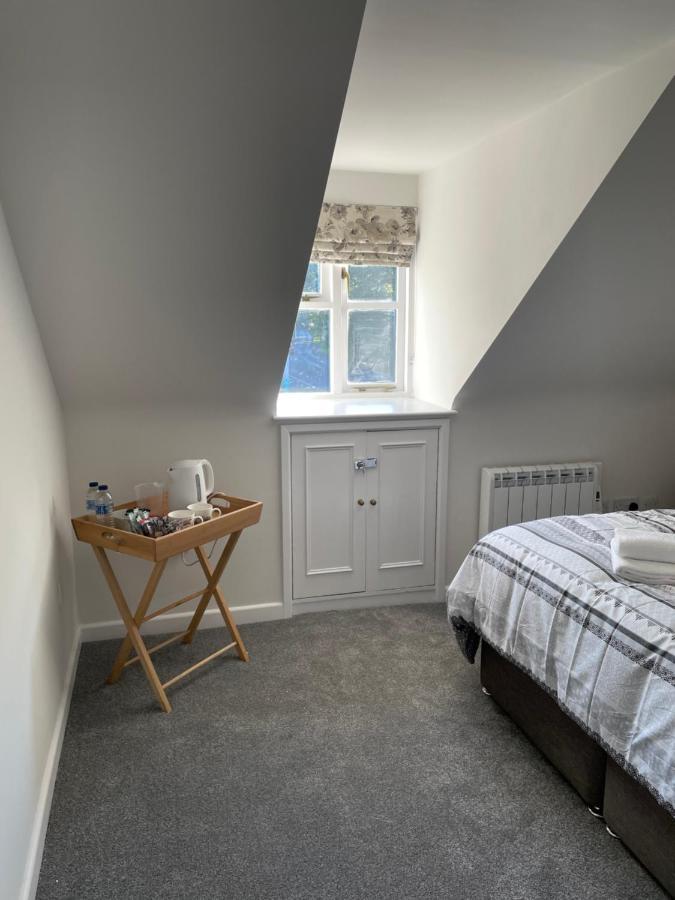 The New Wheel Inn Lymington Zewnętrze zdjęcie